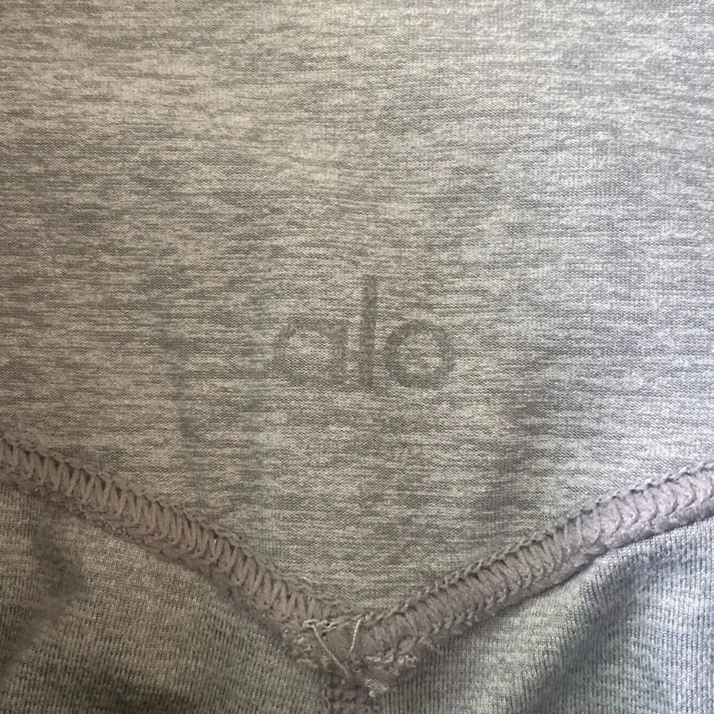 *flaw* Alo Yoga Leggings Size Small - Picture 2 of 10